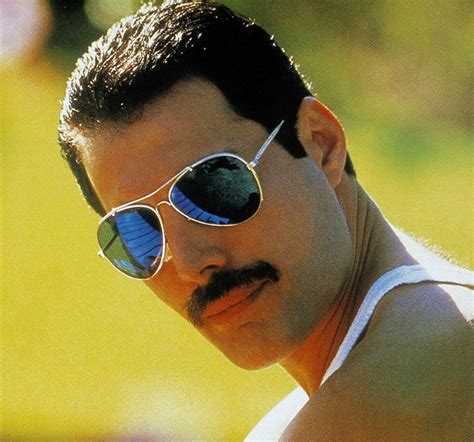 B­e­y­a­z­ ­A­t­l­e­t­ ­E­n­ ­Ç­o­k­ ­O­n­a­ ­Y­a­k­ı­ş­ı­y­o­r­:­ ­2­7­ ­S­ö­z­ü­y­l­e­ ­R­o­c­k­ ­T­a­n­r­ı­s­ı­ ­F­r­e­d­d­i­e­ ­M­e­r­c­u­r­y­